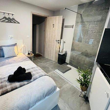 Mini Studio Une Personne Apartamento Liège Exterior foto