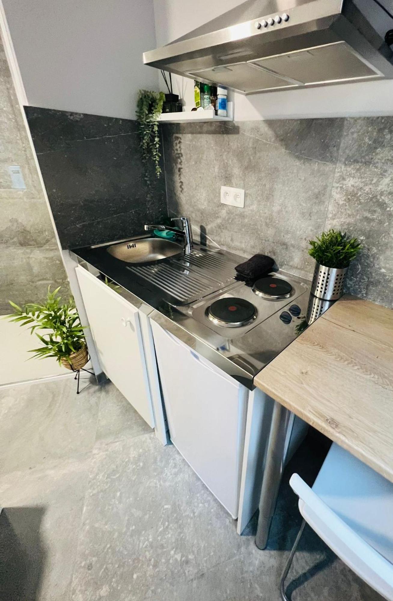 Mini Studio Une Personne Apartamento Liège Exterior foto